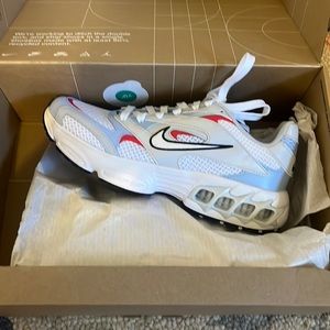 Women’s Nike zoom air fire. Never worn! Was a gift in the wrong size!